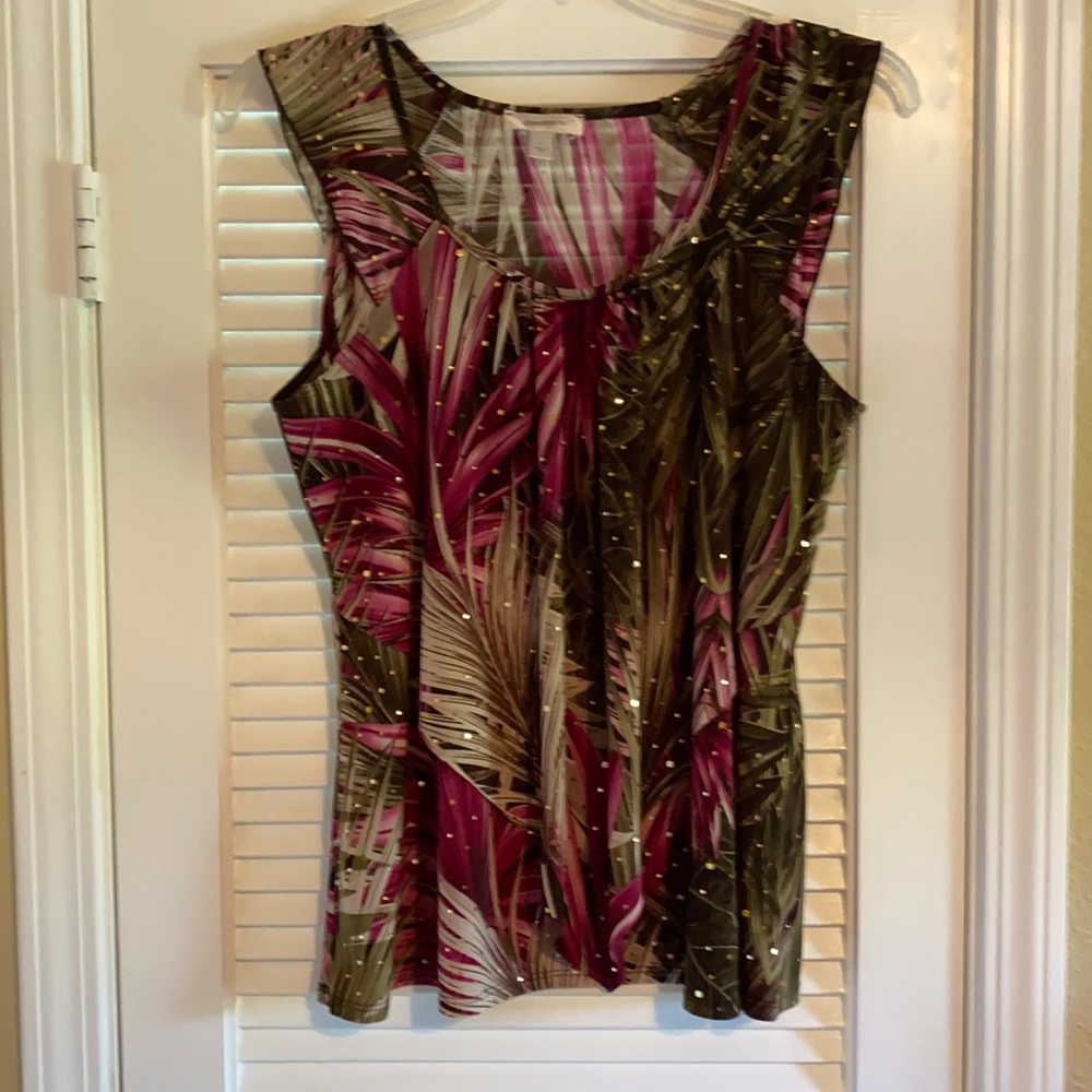 Dressbarn Shirt With Gold Accents.
